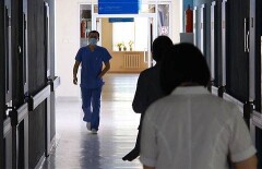 Состояние строителя, упавшего со строящегося ледового дворца в Астане, крайне тяжелое