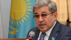 Гани Касымов показал, как второй раз в жизни перед камерой ломал бокал