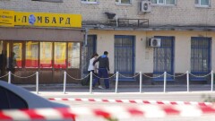 Переговорщику удалось вывести одну из заложниц из ломбарда в Астане