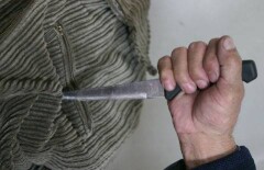 Двое полицейских попали в реанимацию после нападения на них в Кокшетау