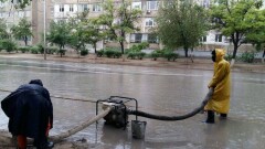 Дождевая вода затопила улицы Актау и Жанаозена