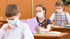 Формат обучения во второй четверти скорректируют, в регионах "красной" зоны решения примут отдельно по каждой школе