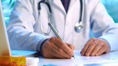 В Актюбинской области 80-летних врачей не отпускают на пенсию