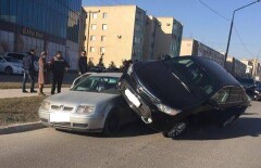 Забавное ДТП перед ДВД области обсуждает весь Актау