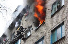Из-за паники 25 человек пострадали при пожаре в Аркалыке