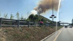 В Алматы горит склон на Кок-Тобе, для тушения подключили вертолёт