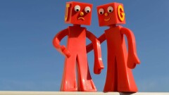 Пляски вокруг суицидов: пиар, донкихотство или бизнес?