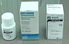 Родители ВИЧ-позитивных детей обвиняют чиновников и фармацевтов в коррупции 