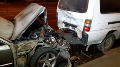 Оставленную на минуту на АЗС машину в Алматы угнали и разбили