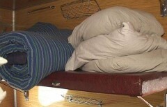 "Пассажирские перевозки" дважды берут плату за постельное бельё в поездах