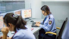 В Алматы решили удвоить количество операторов службы "102"