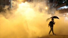 Митинги в Гонконге: протестующие заблокировали туннель и полицейский участок