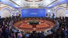 Россияне в Астане передали сирийской оппозиции проект новой Конституции Сирии