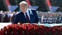 Нурсултан Назарбаев поздравил казахстанцев с Днём Победы