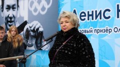 Татьяна Тарасова прилетела в Алматы на открытие мемориальной доски Денису Тену