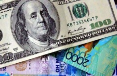 Курс доллара продолжил падение на утренних торгах