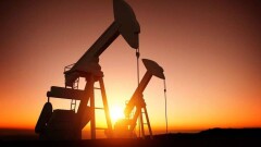 Цена нефти Brent упала ниже 25 долларов за баррель
