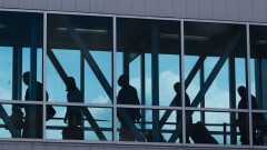 Казахстан покидают врачи, экономисты и педагоги – исследование