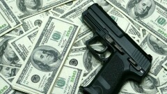 В ЮКО экс-депутата подозревают в вымогательстве у бизнесмена миллиона долларов