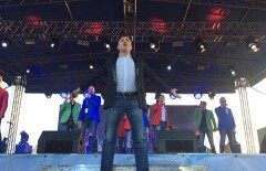 "Хор Турецкого" исполнил песни Батырхана Шукенова в Караганде
