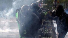 Топливный протест во Франции: полиция применила водомёты и слезоточивый газ