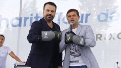 Раимбек Баталов купил перчатки Геннадия Головкина за 8 млн тенге