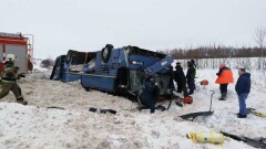 Трое взрослых и четверо детей погибли в аварии автобуса в России