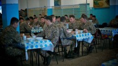 Главнокомандующий Нацгвардией рассказал о проблемах с питанием курсантов