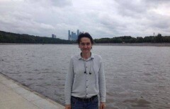 Житель Москвы спел гимн Казахстана на русском языке