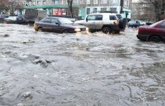 Потоп в ВКО стал причиной транспортного коллапса