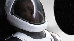 Илон Маск представил футуристический костюм космонавта
