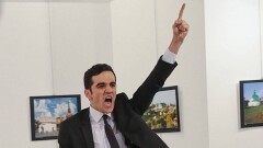 Фотография предполагаемого убийцы посла России в Анкаре появилась в сети