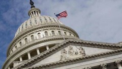 Конгресс США принял резолюцию, осуждающую Трампа за расизм