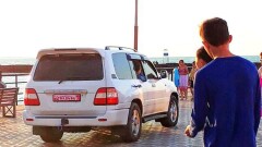 Выезд на набережную Алаколя обойдётся свадебному кортежу в 160 тысяч тенге