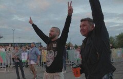 Группа "Уматурман" спасалась горячим кофе от ветра Астаны 