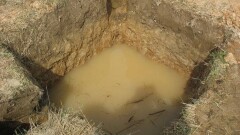 Павлодарец впал в кому во время рытья уличного туалета