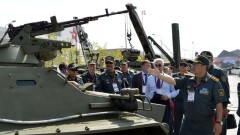 Министр обороны и министр оборонной промышленности РК на ІІІ международном форуме "Армия-2017"