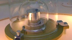 Спустя более 100 лет учёные отказались от материального эталона килограмма