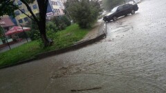 Ливень вскрыл дорожные проблемы в Алматы
