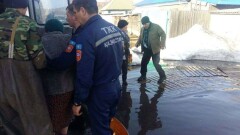 Жители Усть-Каменогорска покидают свои дома из-за подтоплений 