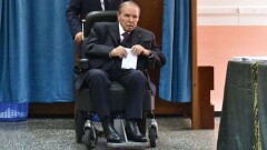 82-летний президент Алжира заявил, что подаст в отставку до 28 апреля