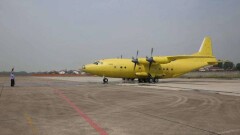 Первый заказанный в Китае военно-транспортный самолёт Y-8 отправили в Казахстан