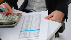 180 тысяч клиентов банков освободят от уплаты комиссии за обслуживание займа
