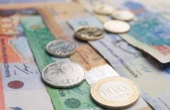 Тенге снова поплыл вниз: 277 тенге за доллар