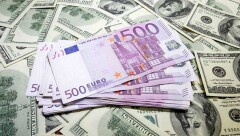 Депозиты юрлиц в иностранной валюте выросли, в тенге – сократились