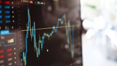 Для развития рынка капитала инвесторам нужны "голубые фишки"