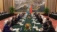 Глава парламента КНР отметил значительный вклад Токаева в развитие казахстанско-китайских отношений