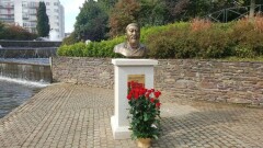 Во французском парке "Алматы" открыли бюст Абаю Кунанбаеву