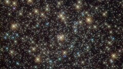 NASA опубликовало фото одного из самых красивых и загадочных скоплений звёзд 