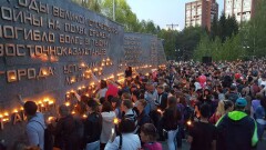 В Усть-Каменогорске зажгли 7199 свечей в память о горожанах, погибших на фронте